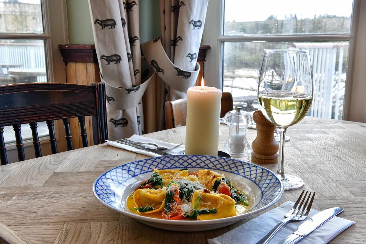The Boathouse Hotell Bath Eksteriør bilde